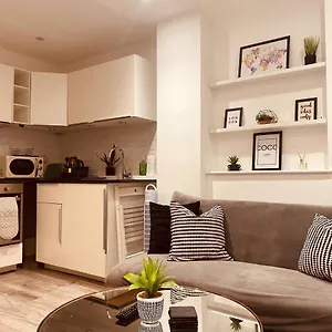 Modern 1 Bed Flat In The Heart Of Hackney * Лондон
