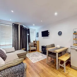 Apartment Bright & Beautiful 1 Bedroom Flat In Bridge