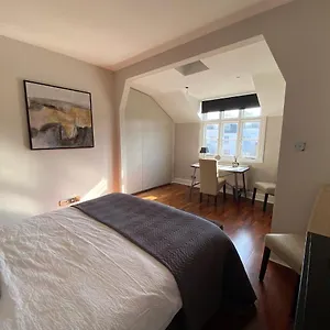 Chelsea Flat Apartment