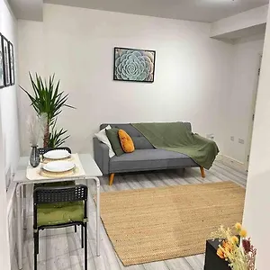 Beautiful One Bedroom Flat London