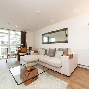 Pass The Keys Breathtaking 2 Bed 2 Bath Greenwich Riverside Flat