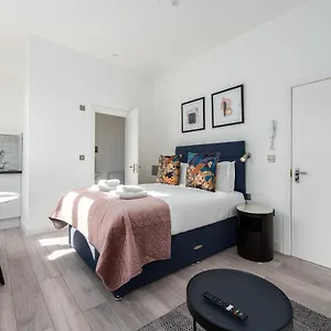 Richmond By Capital * Londra