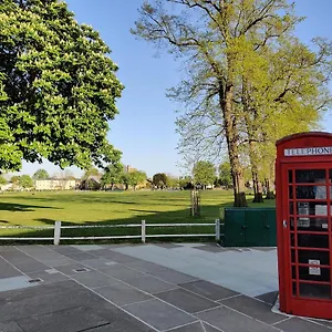 Twickenham By Charles Апартаменты Теддингтон