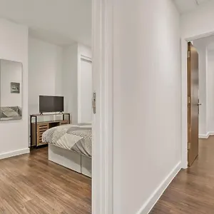 Apartmán Heathrow 2-bedroom Urban Oasis Londýn