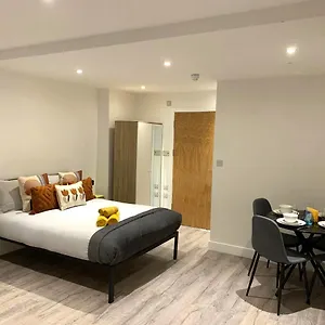 Modern Flat Near Highbury & Islington Station