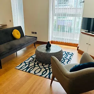 - Tower Hill - Centre By Prime N-7 * London
