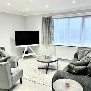 Lovely 1 Bed Apartment, 15mins From Central Apartment *