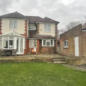 Lovely Detached House In Lovely Location Holiday home West Drayton (Middlesex)