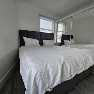 Apartment Battersea Park London
