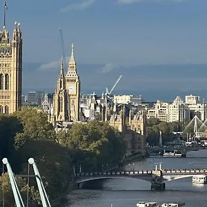 Apartment St George Thames London