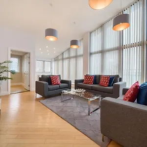 Apartment Roomspace Serviced - The Courtyard Penthouse