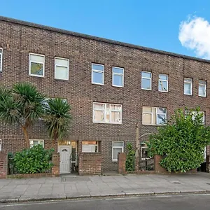 Westway Hububb Guest house