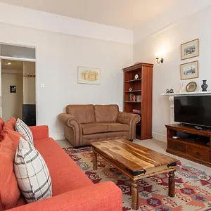 Charming Flat In West Brompton Londra