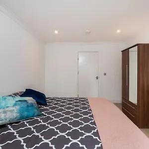 Apartment Cozy 2-bedroom Flat In Battersea