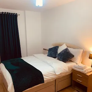 Апартаменты North Acton Flat Лондон
