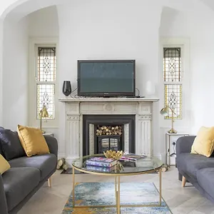 Appartamento 4-Bed Flat In West London Sleeps 8 8 Min To Tube