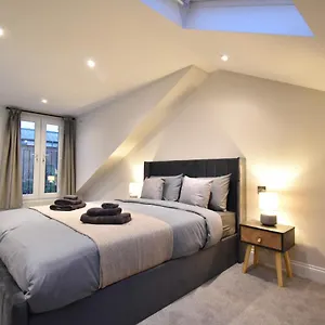 Apartment Stunning 3 Bed London
