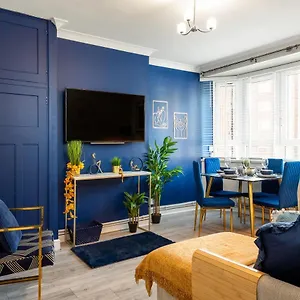 Apartment West Kensington Balcony Flat Beside Queens Club *