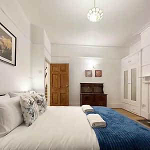Hannah Place Near Finsbury Park - 4 Double Beds, Ideal For Families, Max 8 People Appartamento