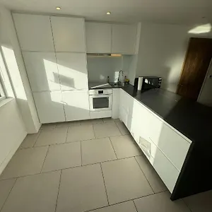 Two Bed In Clapham Διαμέρισμα *