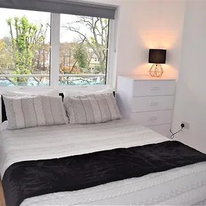 Urban Gem Apartment- Free Parking Apartment *