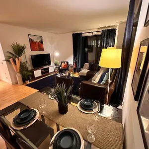 Apartment New Spacious 2 Bedroom With Balcony *