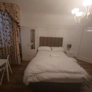 Homestay 51 Nonsuch Walk,