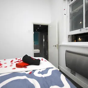 Chic Flat In Oxford Circus Apartment