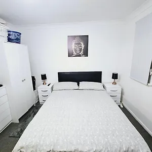 Lovely Fully Furnished One Bed Flat To Let شقة