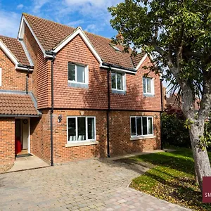 Wimbledon - Driveway Parking Garden 4Bed