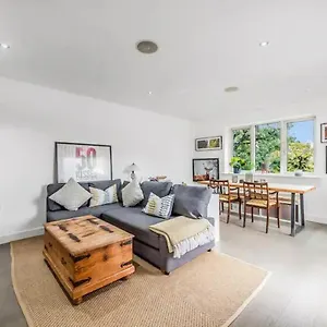 Apartment Pass The Keys Modern Terrace In Putney *