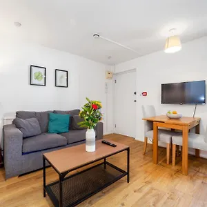 Vibrant 2br Flat In The Heart Of Fitzrovia