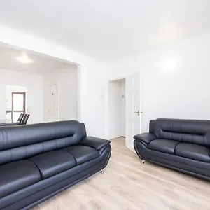 4 Bedroom House 2 Baths