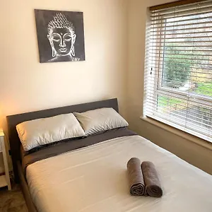 Apartment Beautiful, Cosy And Quiet Flat. London