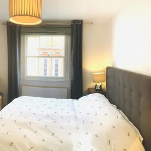 Beautiful 1 Bed Mayfair England Apartment *