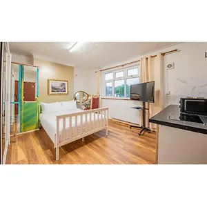 Shaheen Apartment London