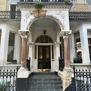 3 Bedroom Top Floor Kensington