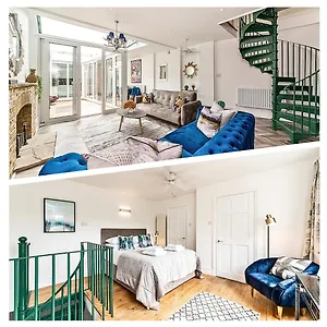 The Secret Kensington Garden Mews-2 Bedroom Full House-2 Train Lines- Spacious-kings Road- Harrods -chelsea Stadium-private Small Patio * London
