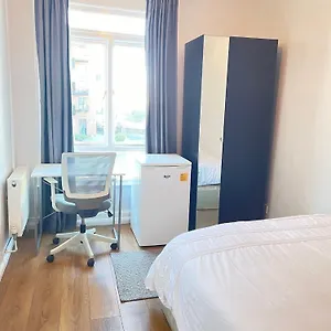 Dalston's Guest house *