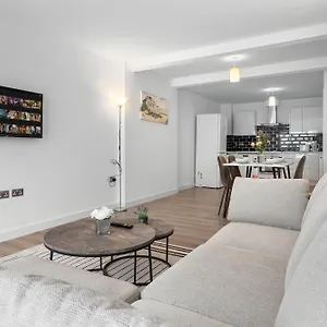 Spacious Sleep 14 1 Min From Tooting Station Mr3 Apartment