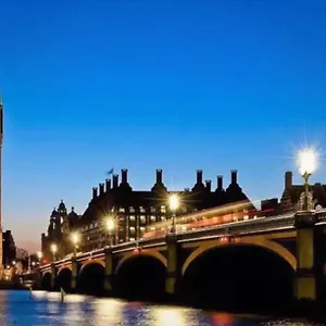 Aplacetostay Apartment, Zone 1 Ox * London