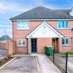 5 Star - Stylish 2 Bed In -excel, Airport *