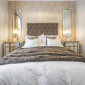 Luxury 1-bed In Sought After Prime Location Apartment London