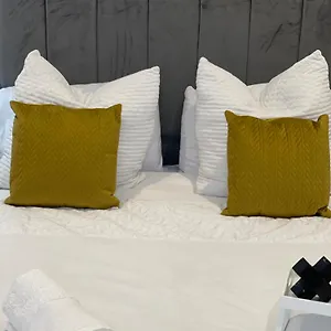 Luxury En-suite In Modern House Catford