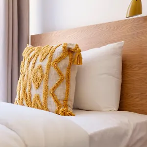 Apartment Bright 2br Flat Off Trendy Chiswick High Road