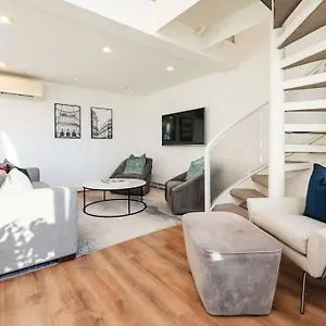 Arcore Premium Golden Square Apartment *