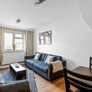 Cosy 2 Bedroom Flat In East Ham, Close To Excel * London