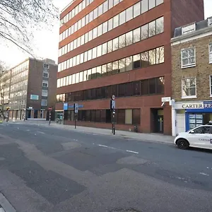 3-bed In King's Cross Apartment London