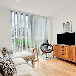 Apartment Urban Retreat Stylish 1-bed Bliss *