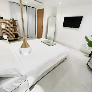 Soho Apartment *
